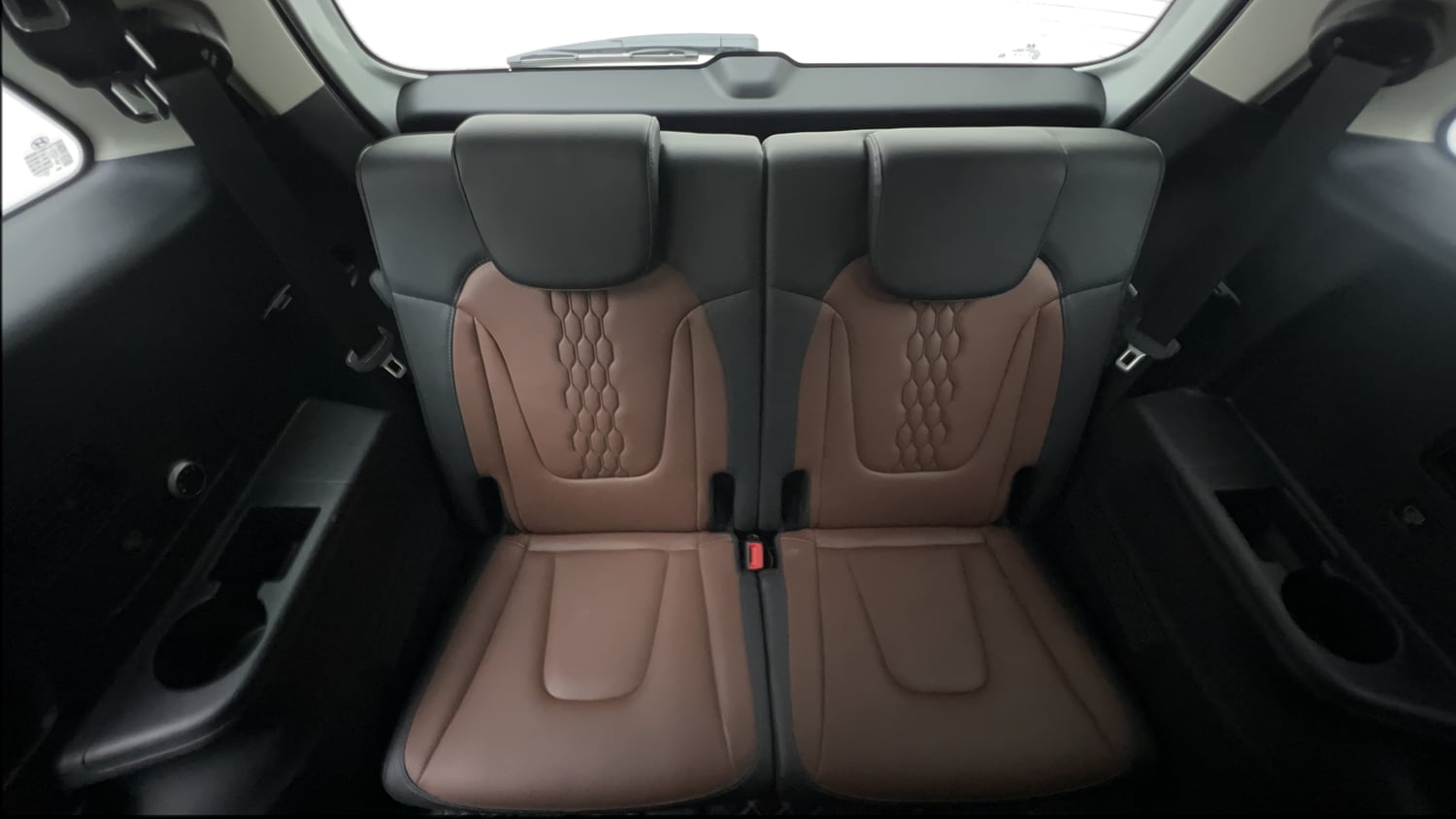 Used 2023 Hyundai Alcazar Signature (O) 7 STR 1.5 Petrol DCT Petrol Automatic interior THIRD ROW SEAT