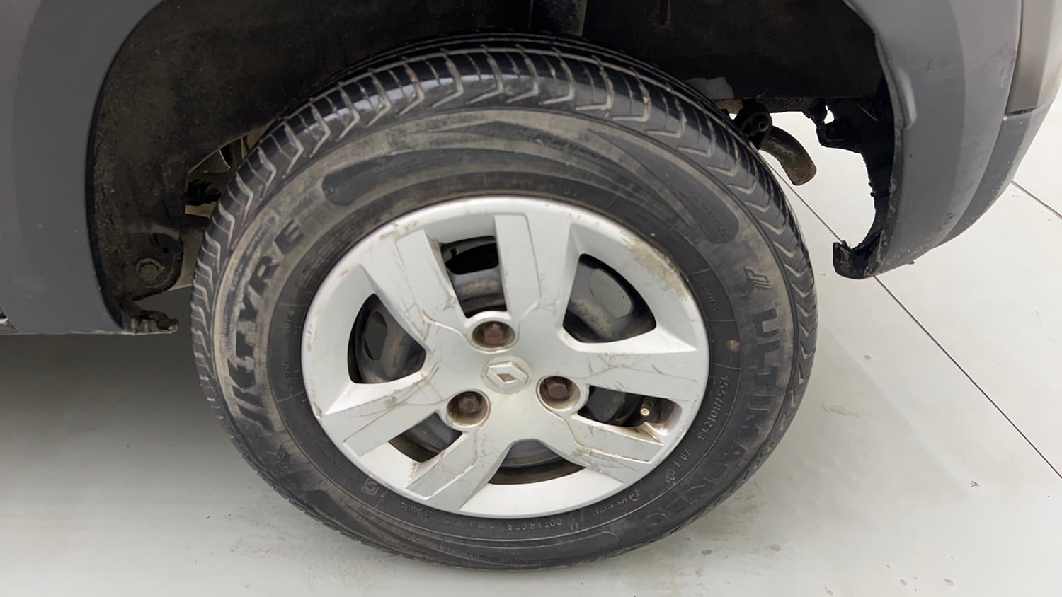 Used 2017 Renault Kwid 1.0 RXT AMT Opt Petrol Automatic tyres LEFT REAR TYRE RIM VIEW