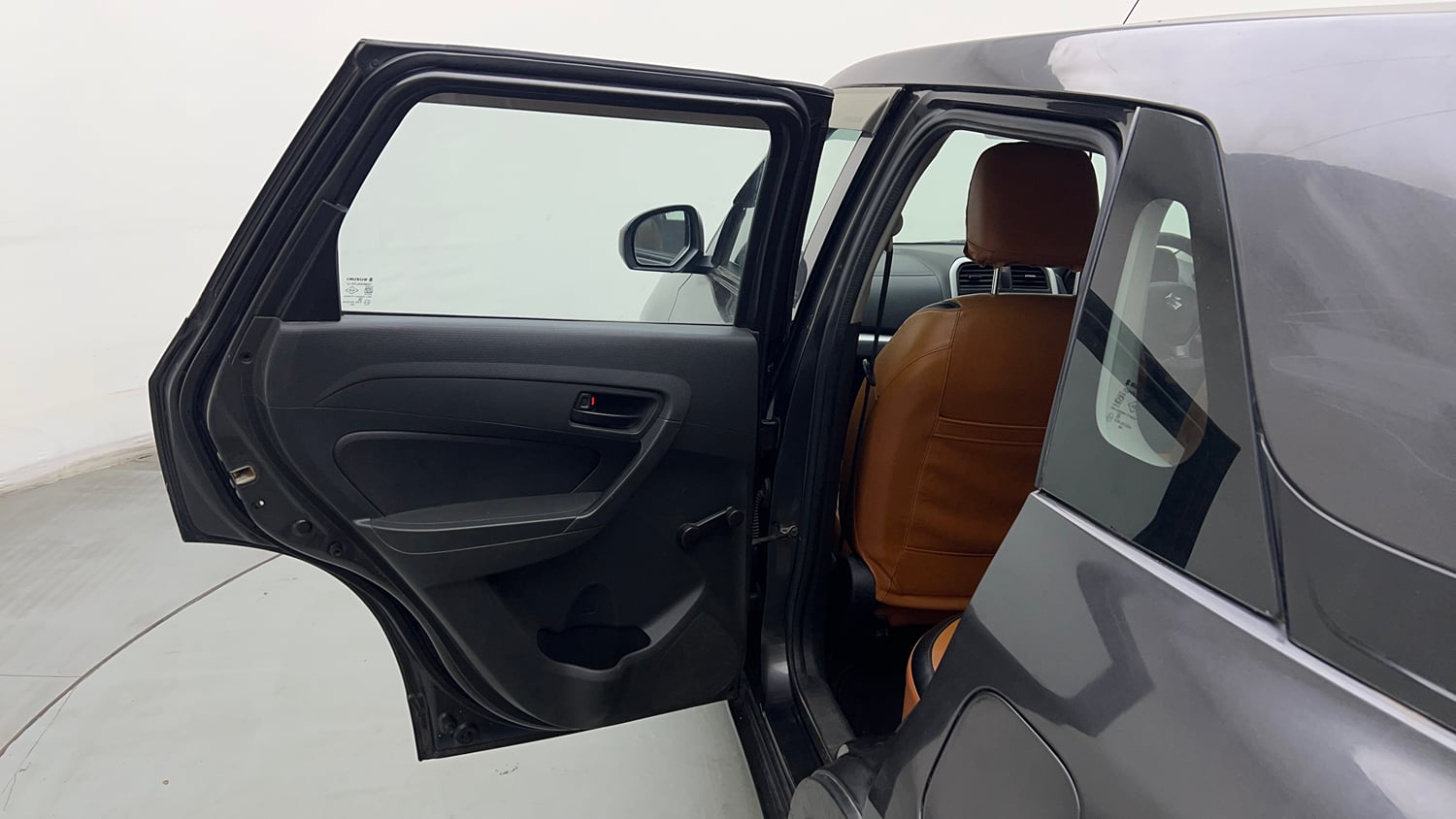 Used 2018 Maruti Suzuki Vitara Brezza [2016-2020] LDi Diesel Manual interior LEFT REAR DOOR OPEN VIEW