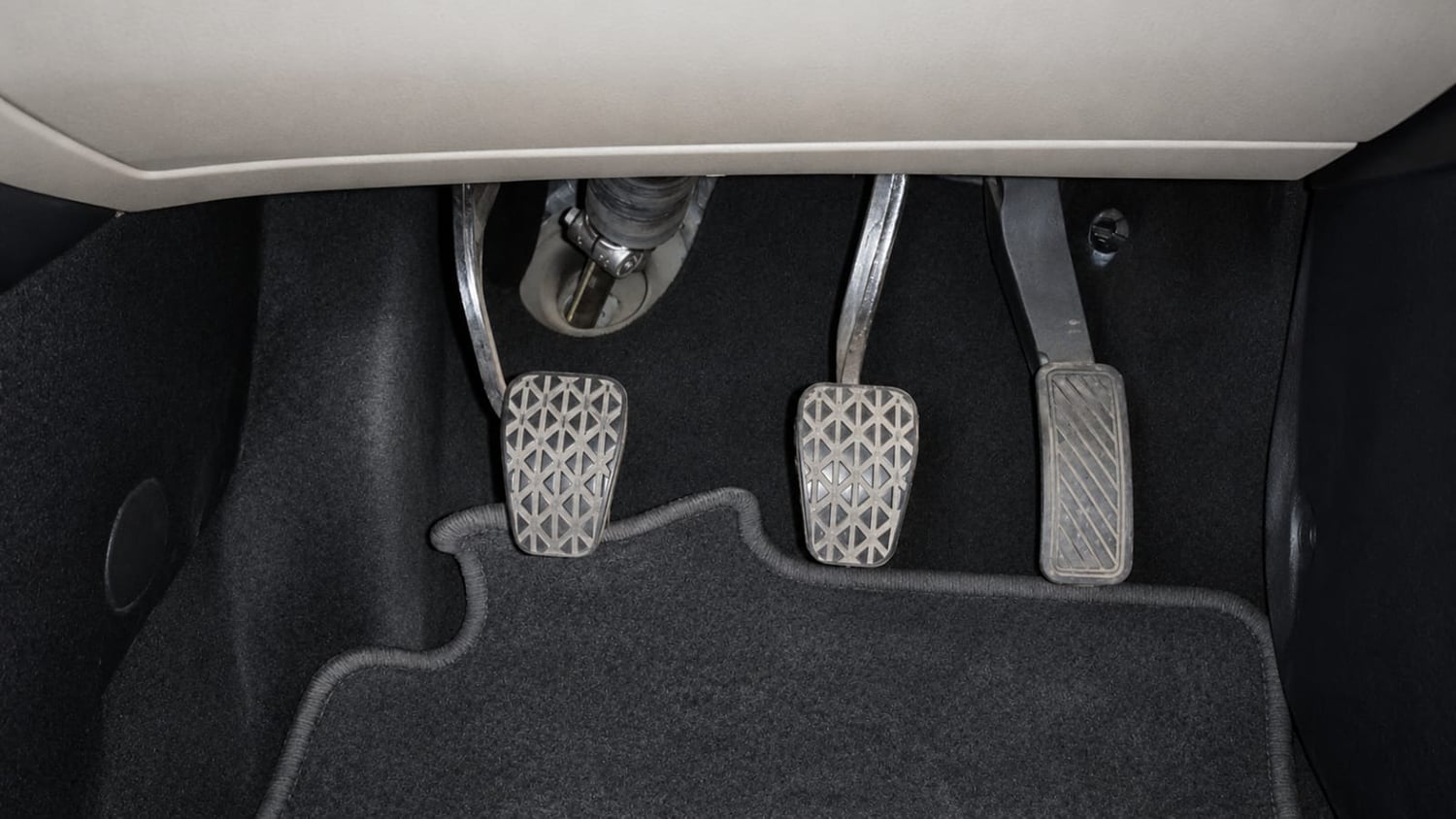 Used 2020 Ford EcoSport Titanium 1.5L TDCi Diesel Manual interior PEDALS VIEW