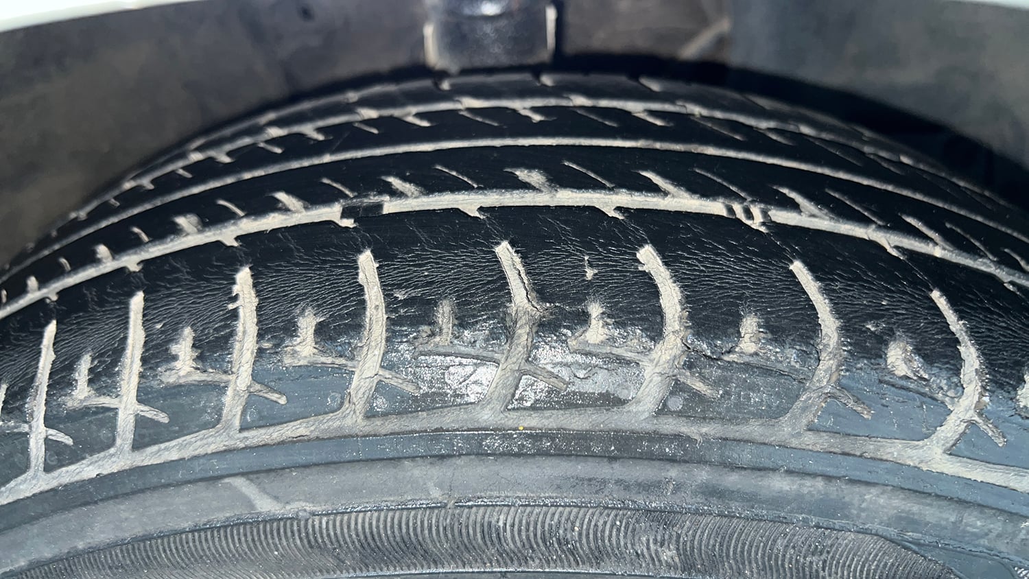 Used 2019 Maruti Suzuki Wagon R VXi 1.2 Petrol Manual tyres RIGHT FRONT TYRE TREAD VIEW