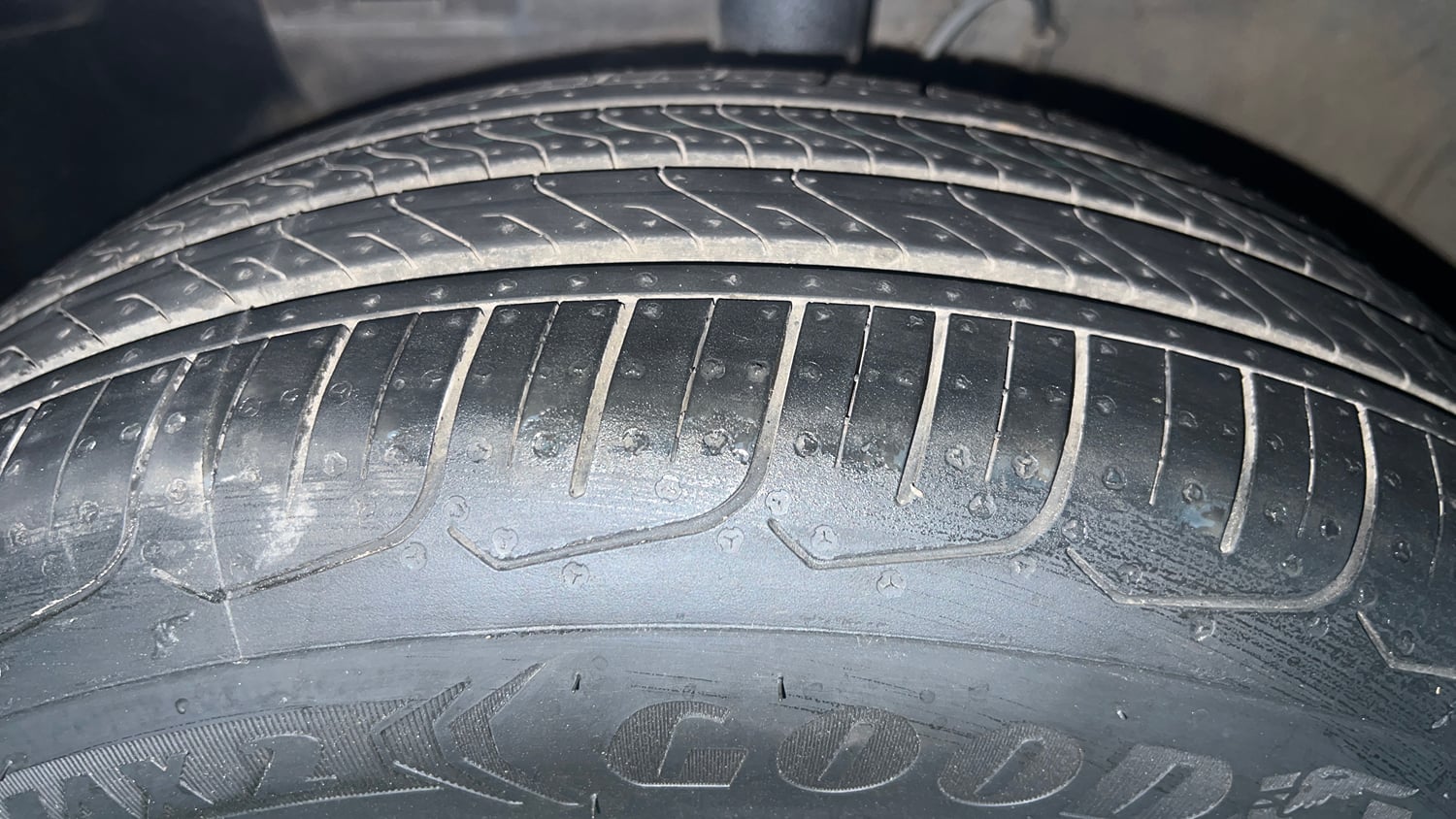 Used 2019 Hyundai Elite i20 Sportz Plus 1.2 Petrol Manual tyres LEFT FRONT TYRE TREAD VIEW