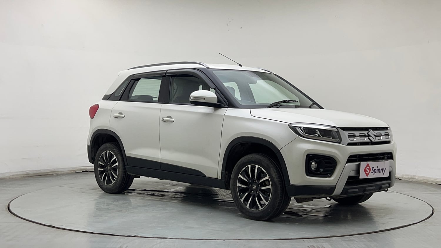Used 2021 maruti-suzuki Vitara Brezza ZXi Plus Petrol Manual exterior RIGHT FRONT CORNER VIEW