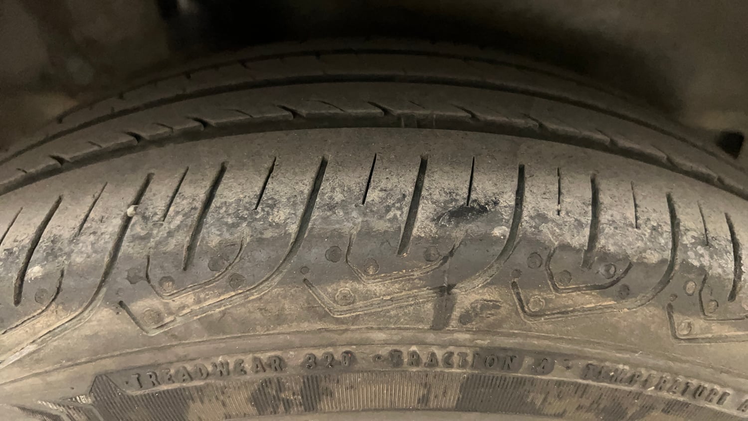 Used 2015 Honda City VX CVT Petrol Automatic tyres RIGHT REAR TYRE TREAD VIEW