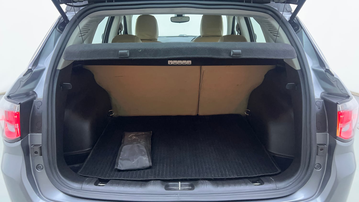 Used 2020 Jeep Compass Longitude (O) 2.0 Diesel Diesel Manual interior DICKY INSIDE VIEW