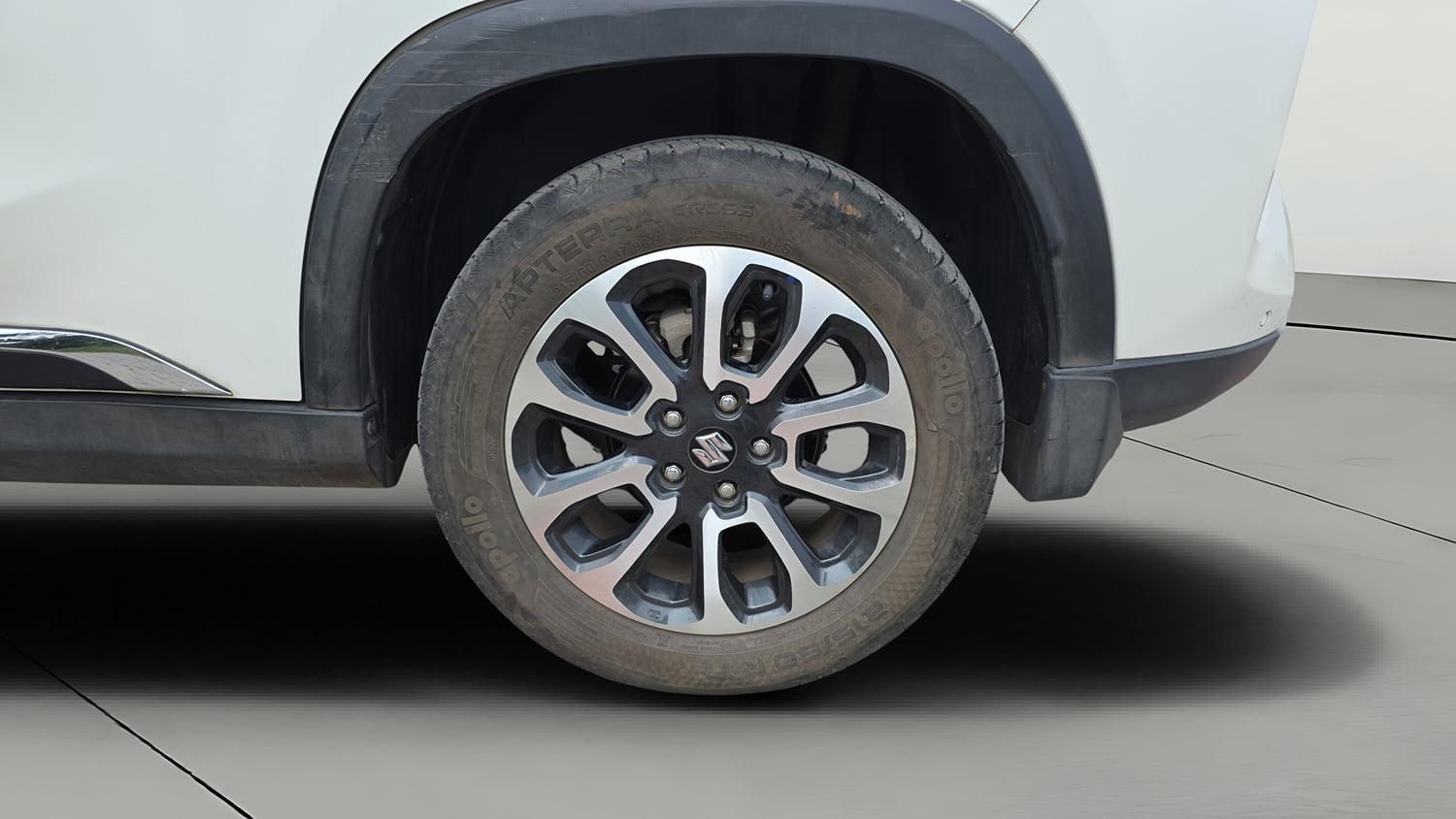 Used 2023 Maruti Suzuki Grand Vitara Zeta Smart Hybrid Petrol Manual tyres LEFT REAR TYRE RIM VIEW