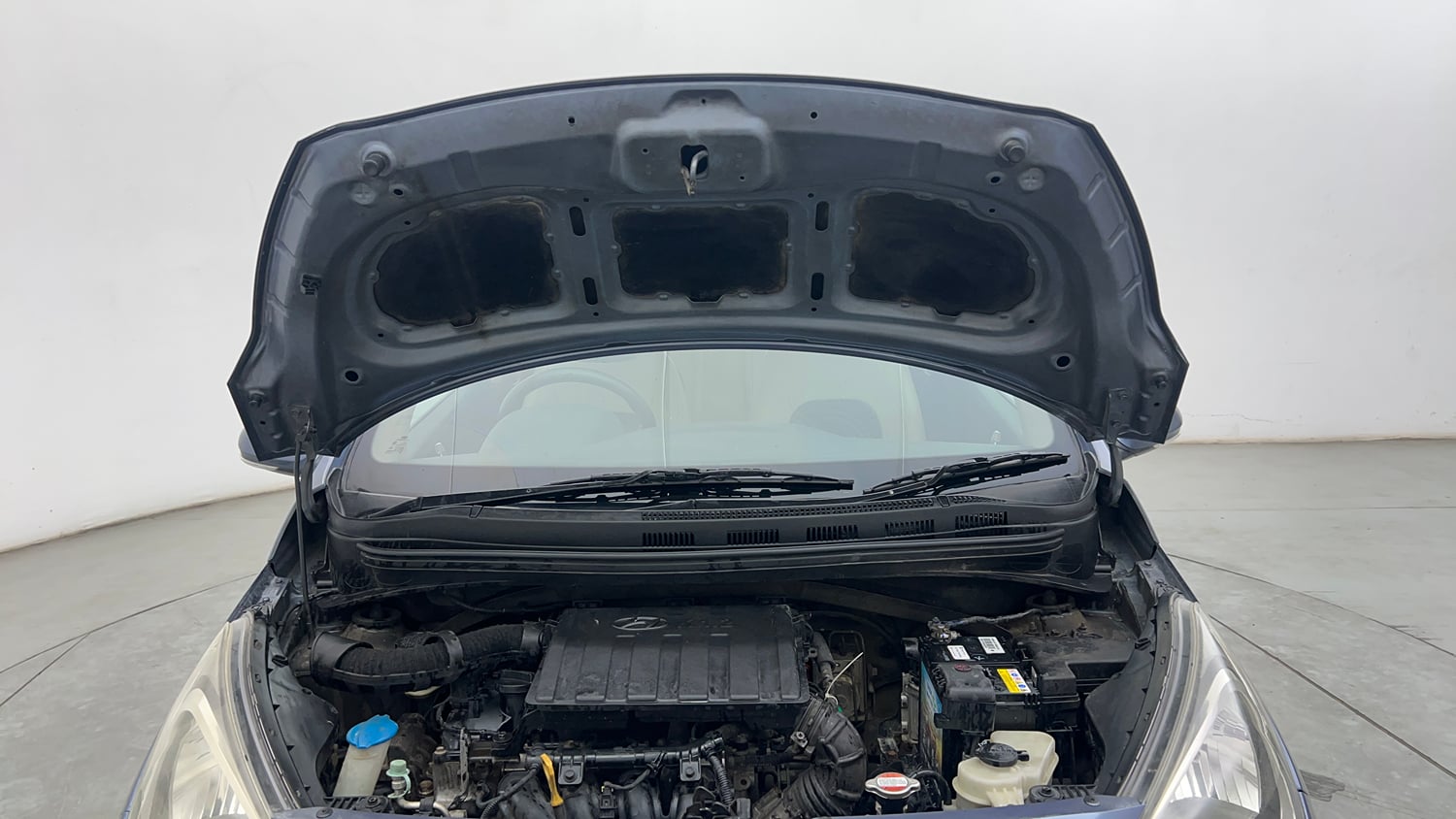 Used 2015 Hyundai Xcent S 1.2 Petrol Manual engine ENGINE & BONNET OPEN FRONT VIEW