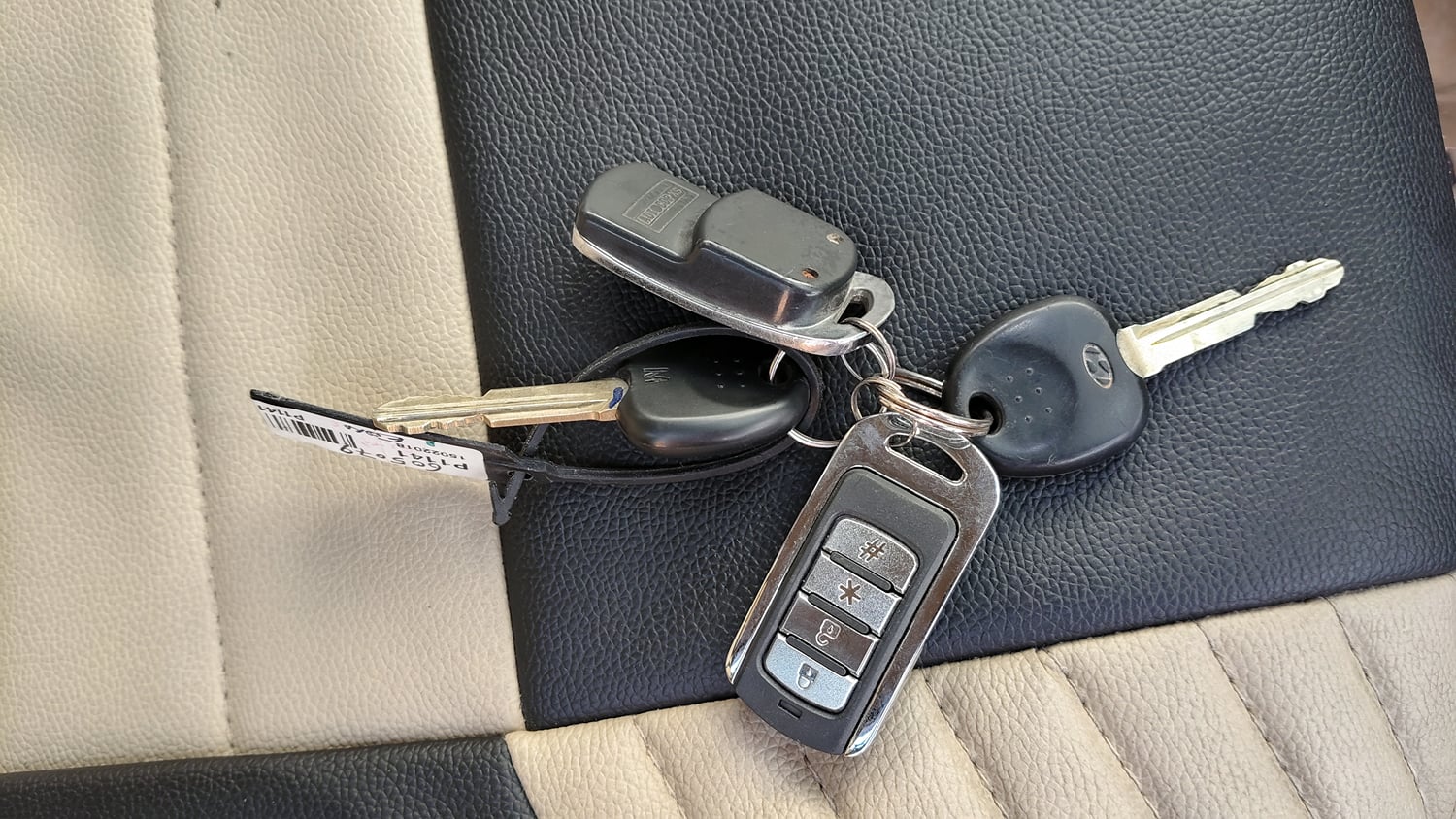Used 2018 Hyundai Eon Magna + Petrol Manual extra CAR KEY VIEW