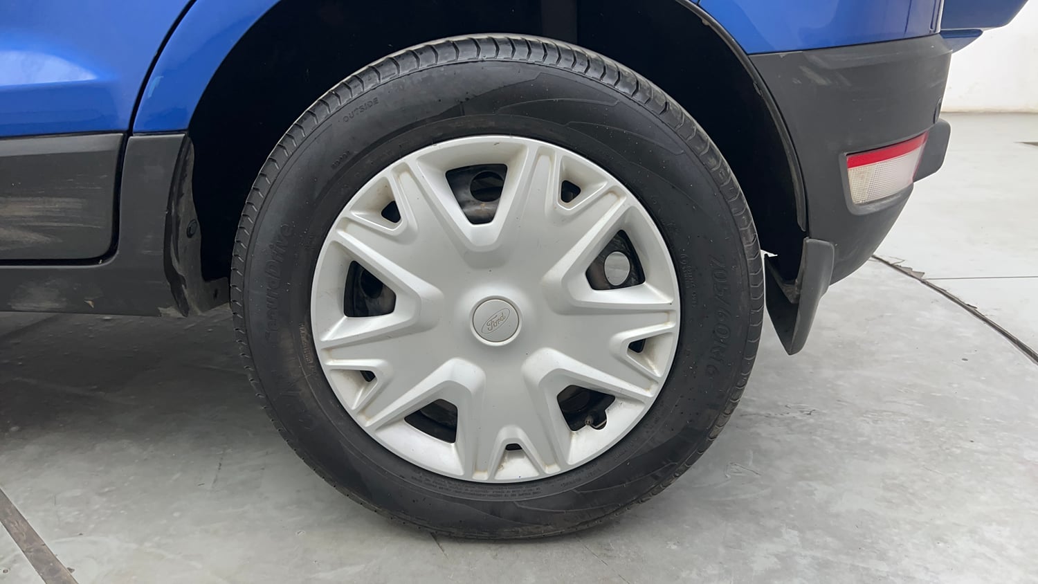 Used 2018 Ford EcoSport Trend + 1.5L Ti-VCT AT Petrol Automatic tyres LEFT REAR TYRE RIM VIEW