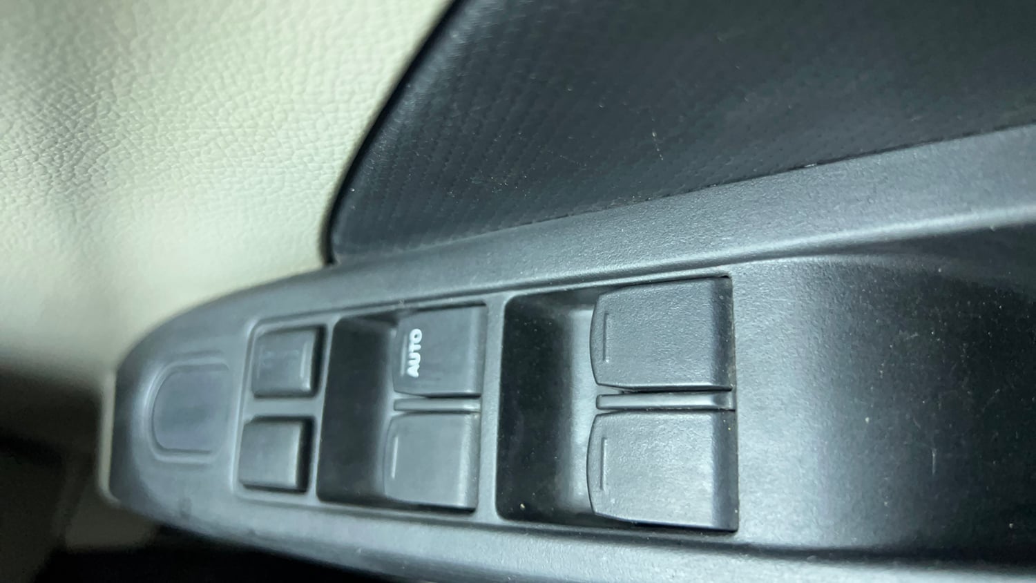 Used 2014 Maruti Suzuki Celerio VXi AMT Petrol Automatic top_features Adjustable ORVM
