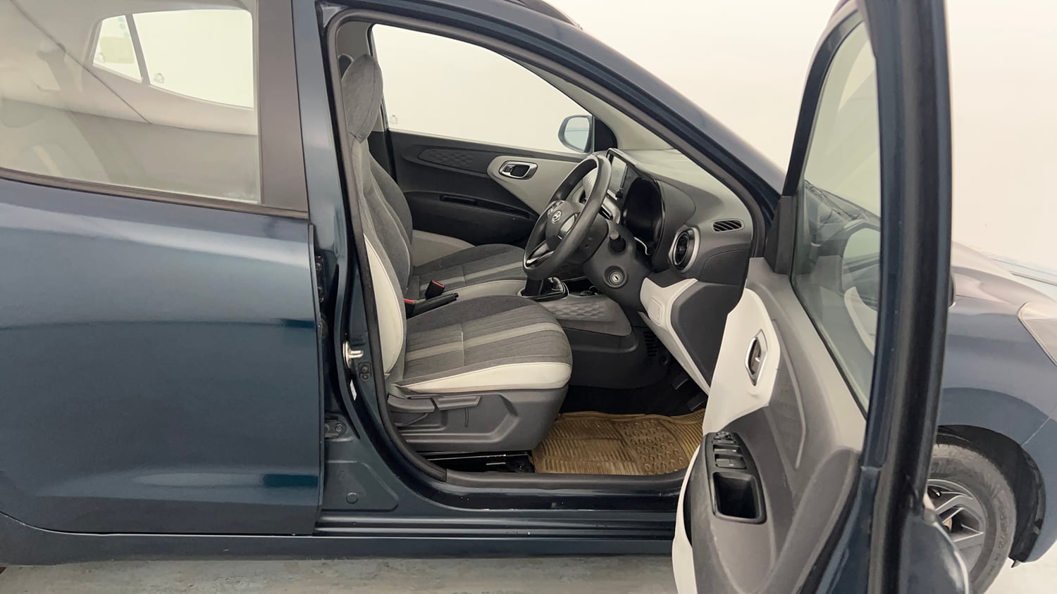 Used 2021 Hyundai Grand i10 Nios Sportz 1.2 Kappa VTVT Petrol Manual interior RIGHT SIDE FRONT DOOR CABIN VIEW