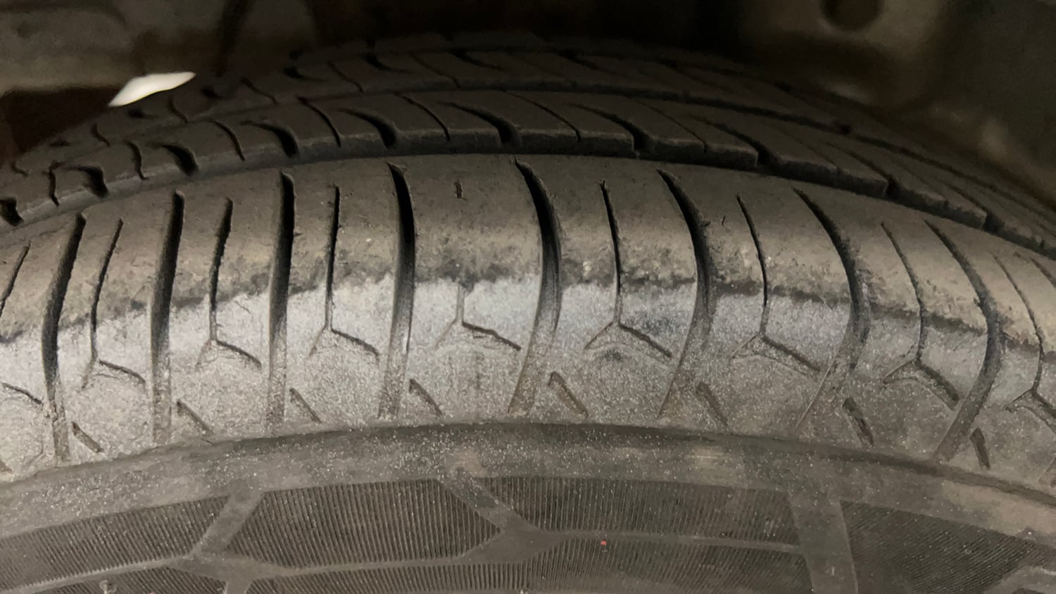 Used 2018 Hyundai Eon Era + Petrol Manual tyres RIGHT REAR TYRE TREAD VIEW