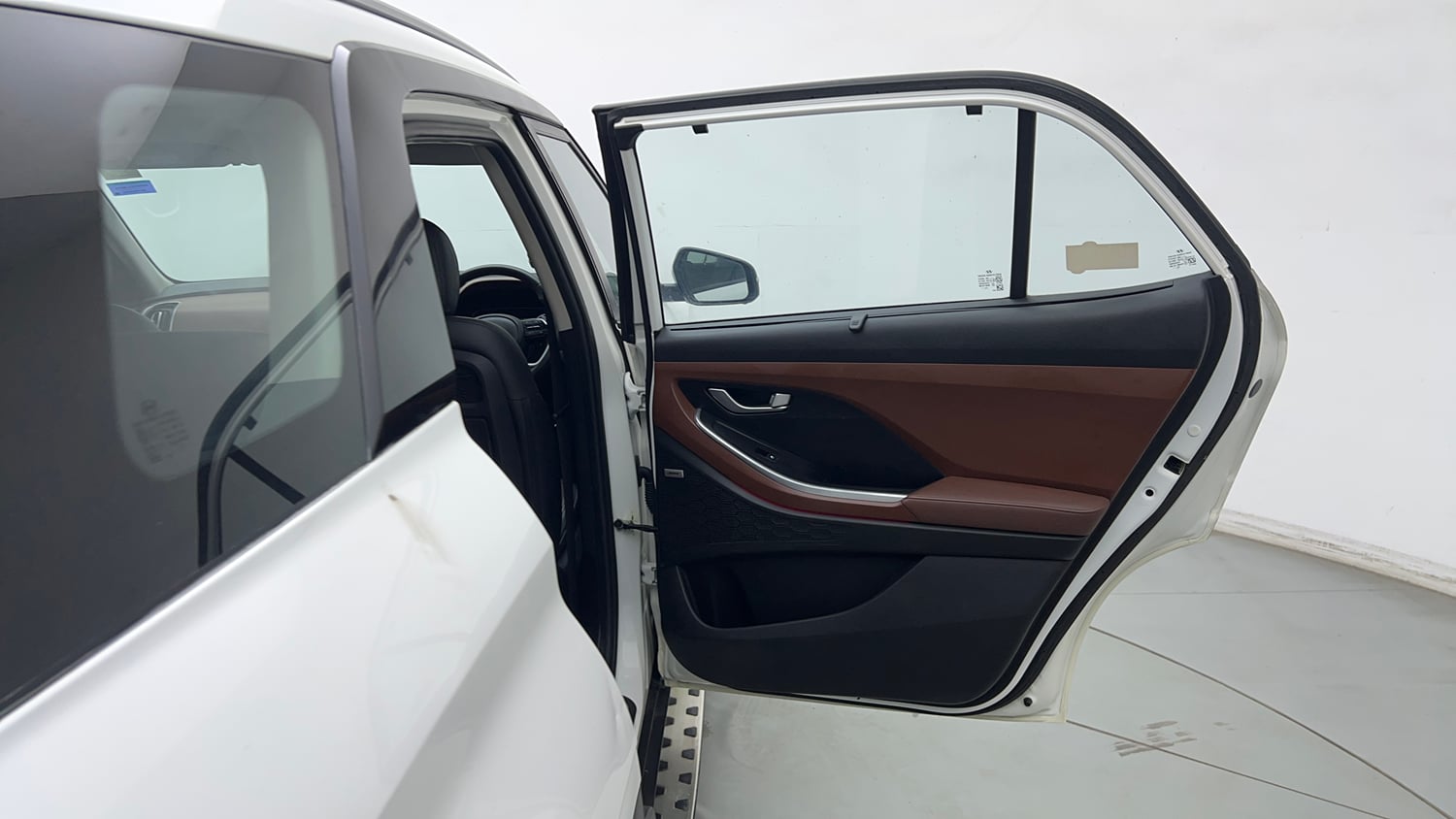 Used 2023 Hyundai Alcazar Signature (O) 7 STR 1.5 Petrol DCT Petrol Automatic interior RIGHT REAR DOOR OPEN VIEW