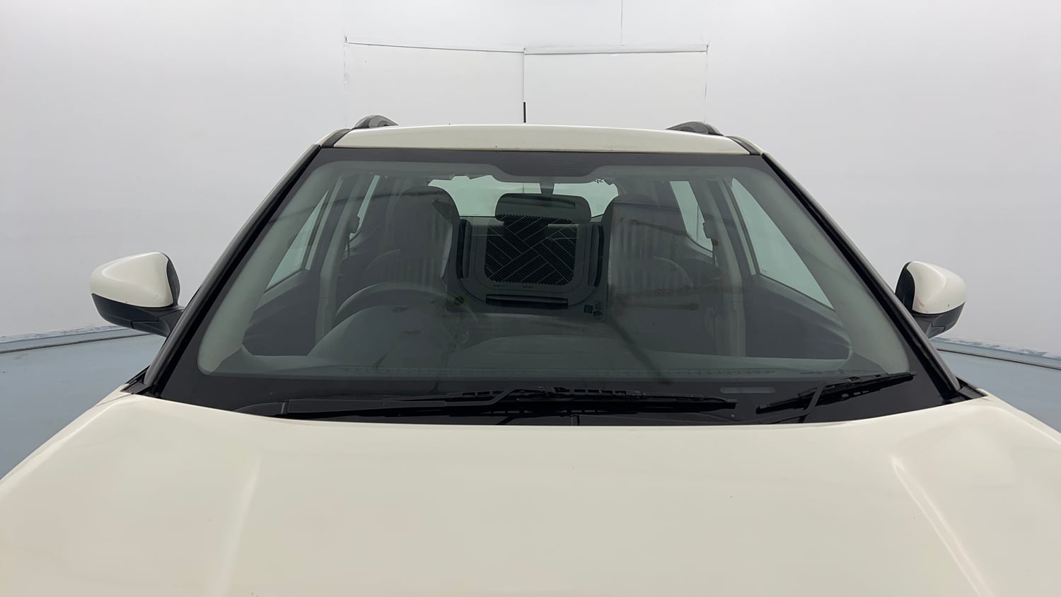 Used 2021 Mahindra XUV 300 W6 1.2 Petrol Petrol Manual exterior FRONT WINDSHIELD VIEW