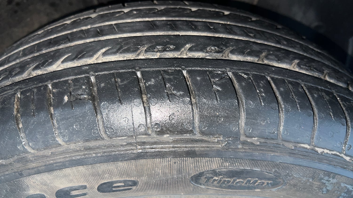 Used 2022 Hyundai Venue SX 1.2 Petrol Petrol Manual tyres RIGHT FRONT TYRE TREAD VIEW