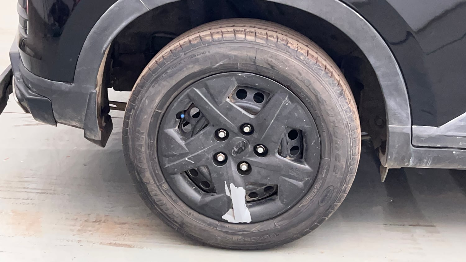 Used 2022 Hyundai Venue SX 1.2 Petrol Petrol Manual tyres RIGHT REAR TYRE RIM VIEW
