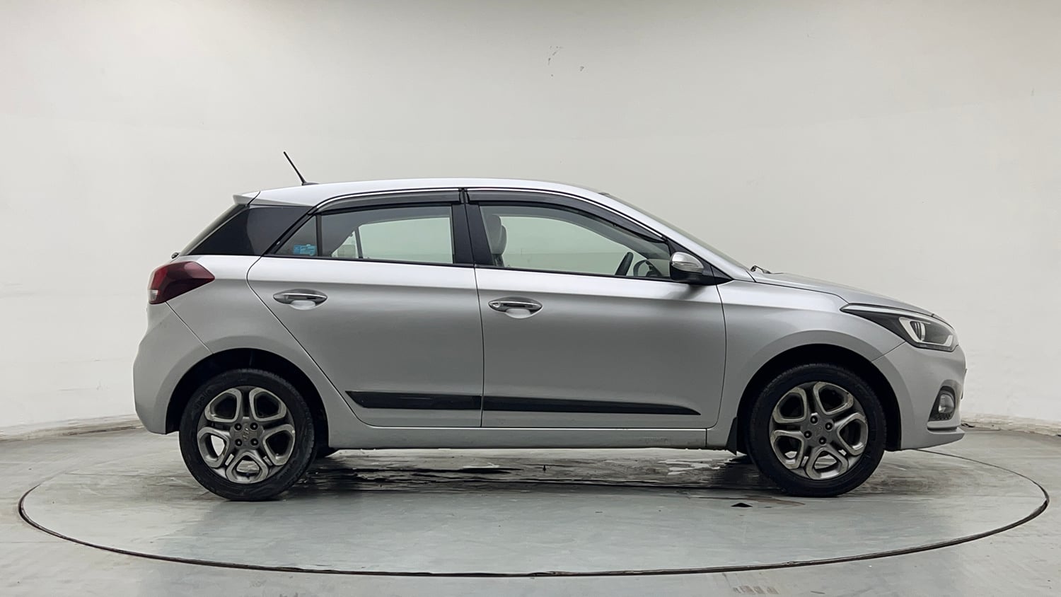 Used 2018 Hyundai Elite i20 Asta 1.2 (O) Petrol Manual exterior RIGHT SIDE VIEW