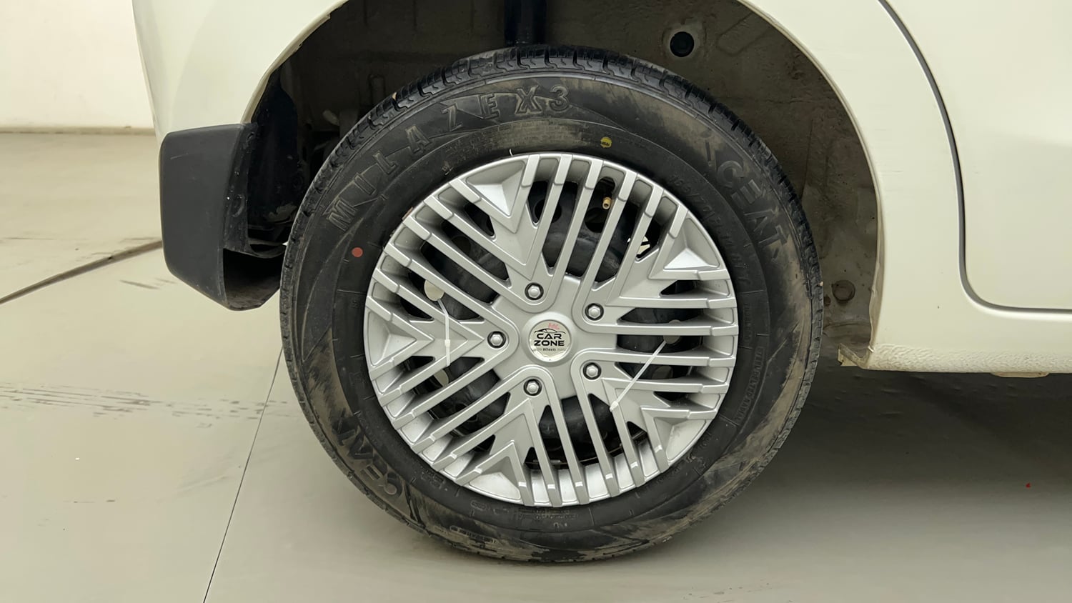 Used 2017 Maruti Suzuki Celerio VXi AMT Petrol Automatic tyres RIGHT REAR TYRE RIM VIEW