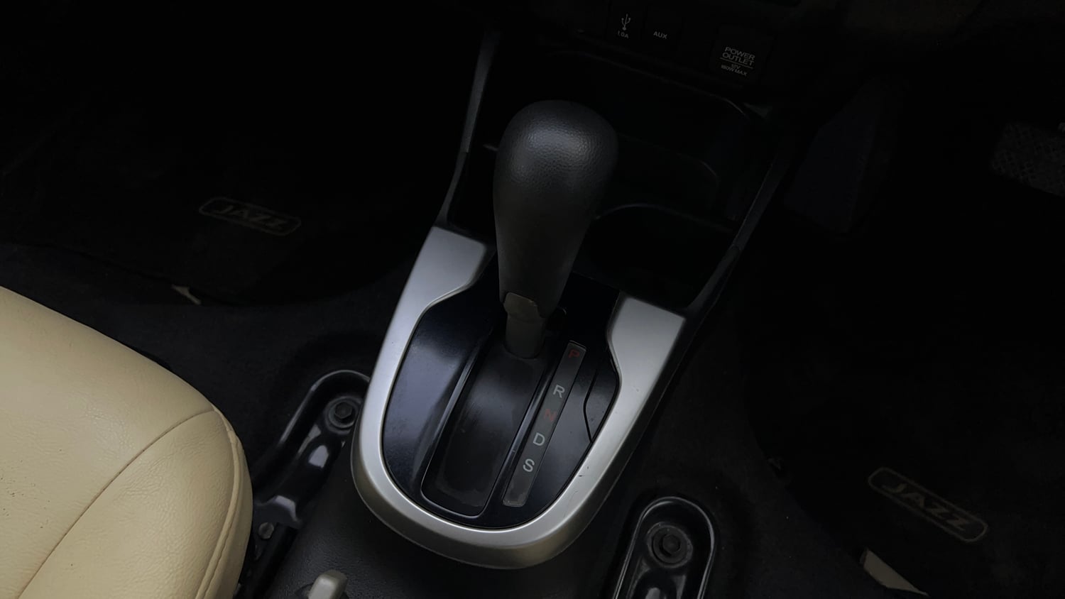 Used 2018 Honda Jazz V CVT Petrol Petrol Automatic interior GEAR  KNOB VIEW