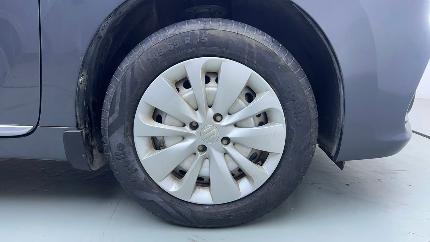 Used 2022 Maruti Suzuki Baleno Sigma MT Petrol Manual tyres RIGHT FRONT TYRE RIM VIEW