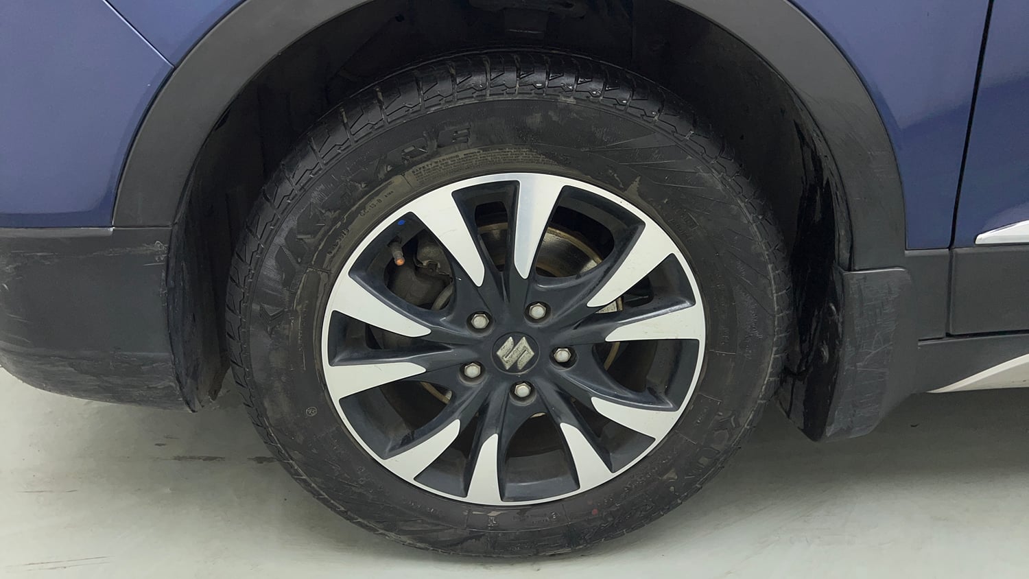 Used 2021 Maruti Suzuki S-Cross Alpha AT Petrol Automatic tyres LEFT FRONT TYRE RIM VIEW