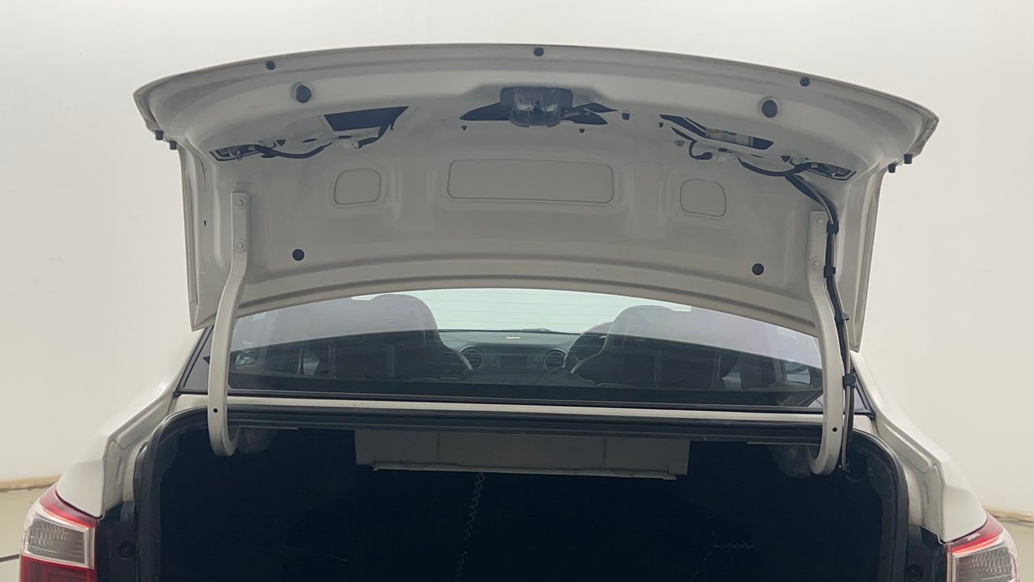 Used 2020 Hyundai Xcent S Petrol Manual interior DICKY DOOR OPEN VIEW
