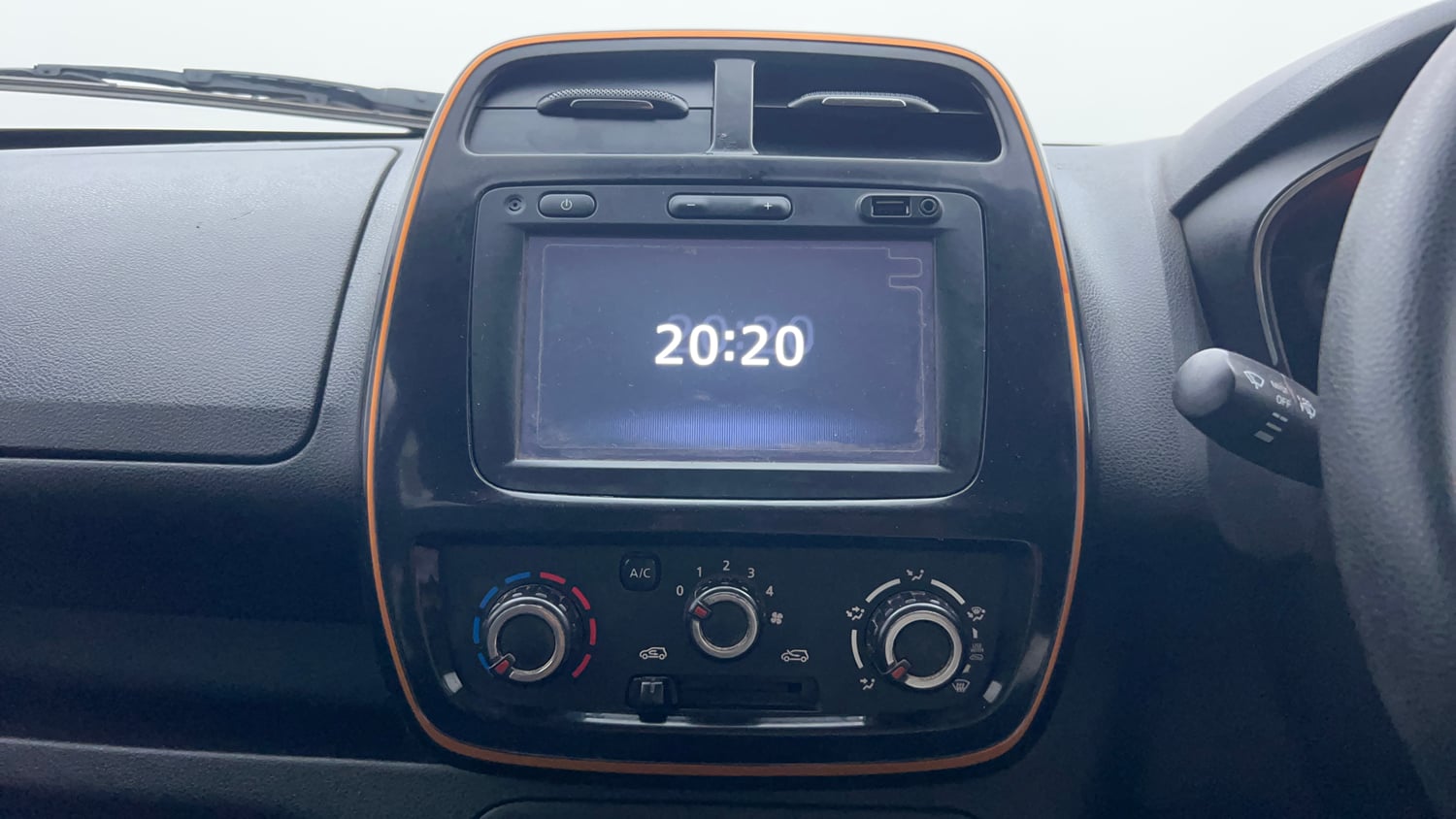 Used 2018 Renault Kwid CLIMBER 1.0 Petrol Manual interior MUSIC SYSTEM & AC CONTROL VIEW