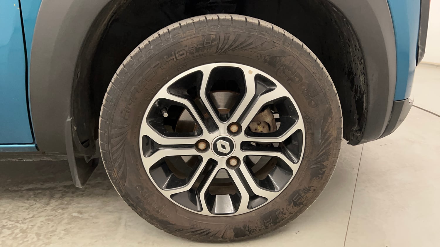 Used 2020 Renault Kwid CLIMBER 1.0 Opt Petrol Manual tyres RIGHT FRONT TYRE RIM VIEW