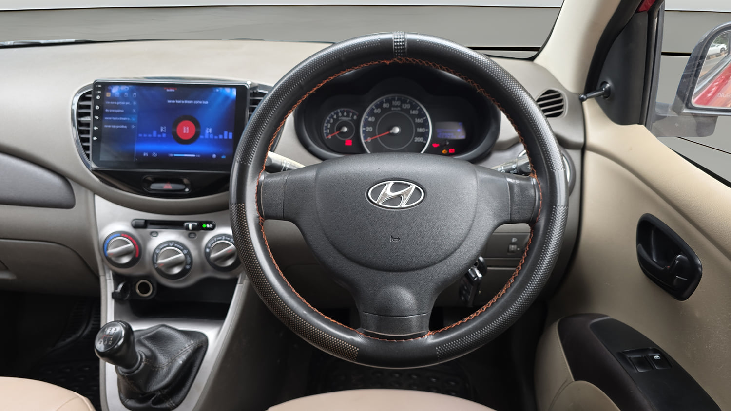 Used 2013 Hyundai i10 Era 1.1 iRDE2 Petrol Manual interior STEERING VIEW