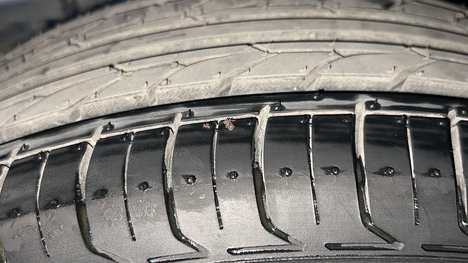 Used 2020 Tata Nexon XZ Plus (O) Dual Tone Petrol Manual tyres LEFT FRONT TYRE TREAD VIEW