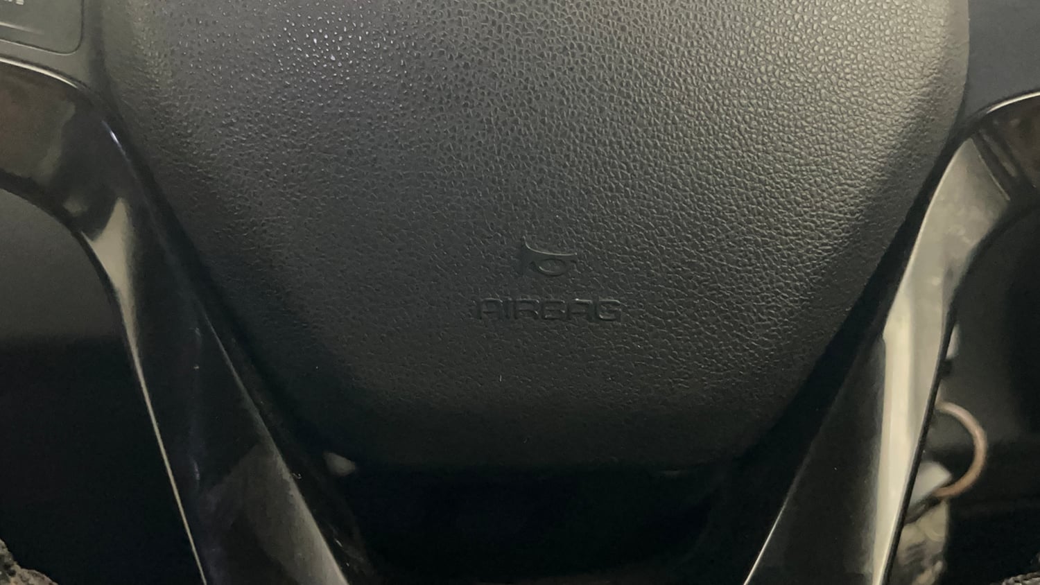 Used 2018 Mahindra KUV100 NXT K6 Plus 6 STR Petrol Manual top_features Airbags