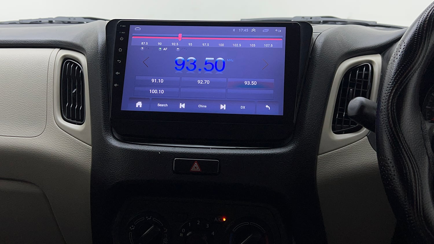 Used 2019 Maruti Suzuki Wagon R VXi 1.2 Petrol Manual top_features Integrated (in-dash) music system
