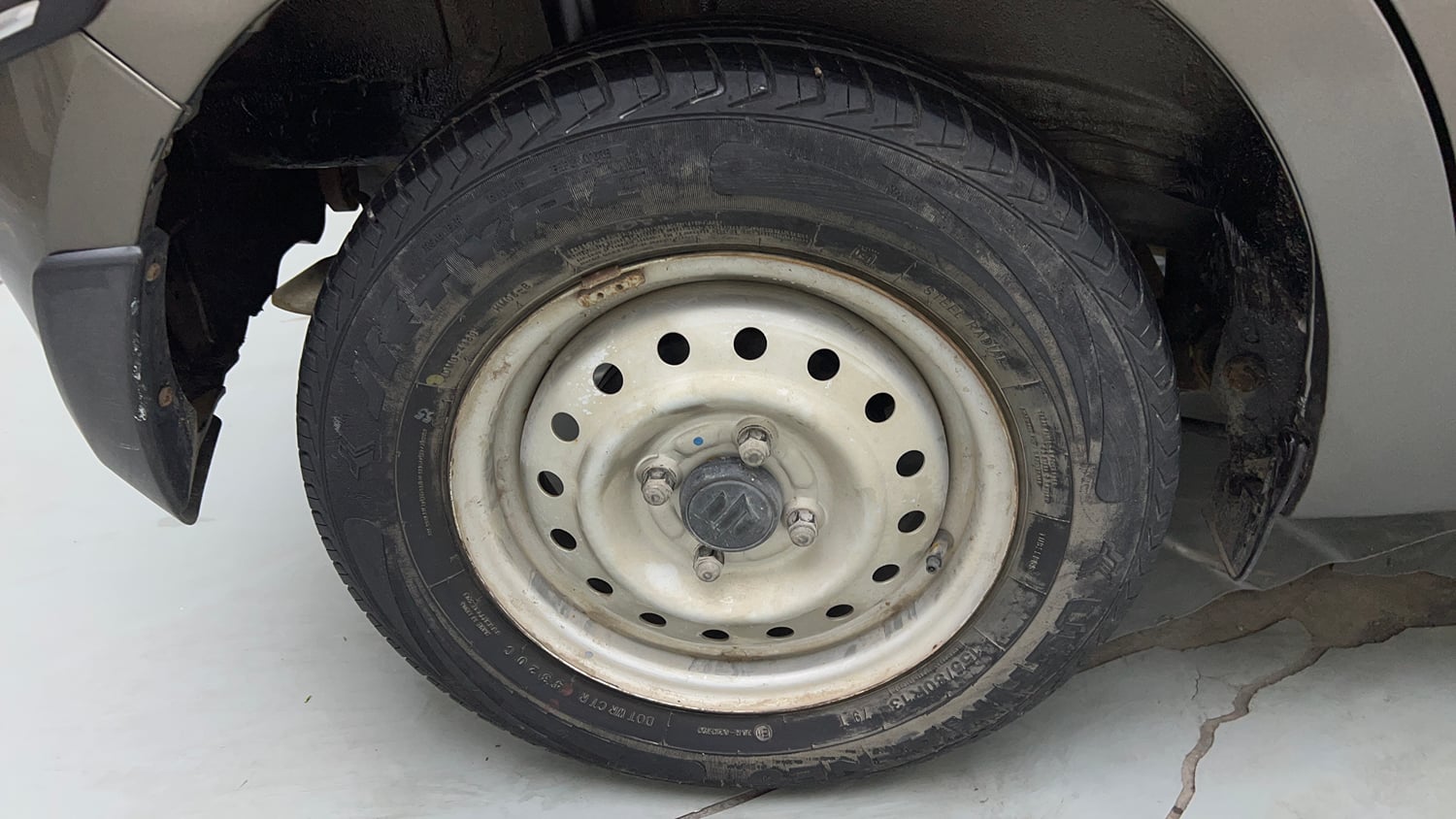 Used 2020 Maruti Suzuki Wagon R LXi 1.0 CNG Cng Manual tyres RIGHT REAR TYRE RIM VIEW