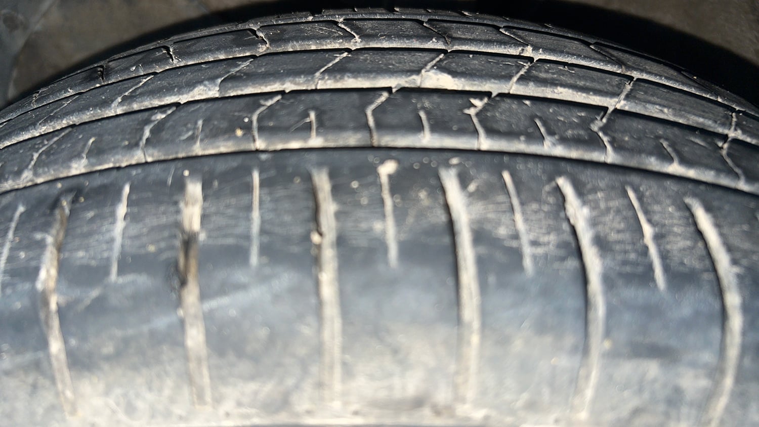 Used 2022 Maruti Suzuki Baleno Sigma MT Petrol Manual tyres LEFT FRONT TYRE TREAD VIEW