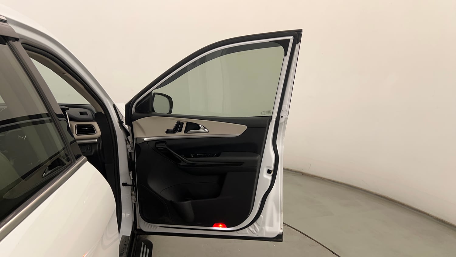 Used 2024 Mahindra XUV700 AX7 Diesel MT 7 STR Diesel Manual interior RIGHT FRONT DOOR OPEN VIEW