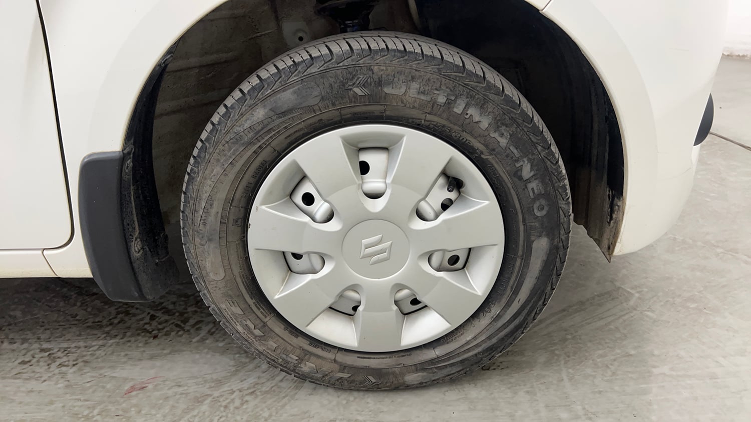 Used 2021 Maruti Suzuki Wagon R LXi 1.0 CNG Cng Manual tyres RIGHT FRONT TYRE RIM VIEW