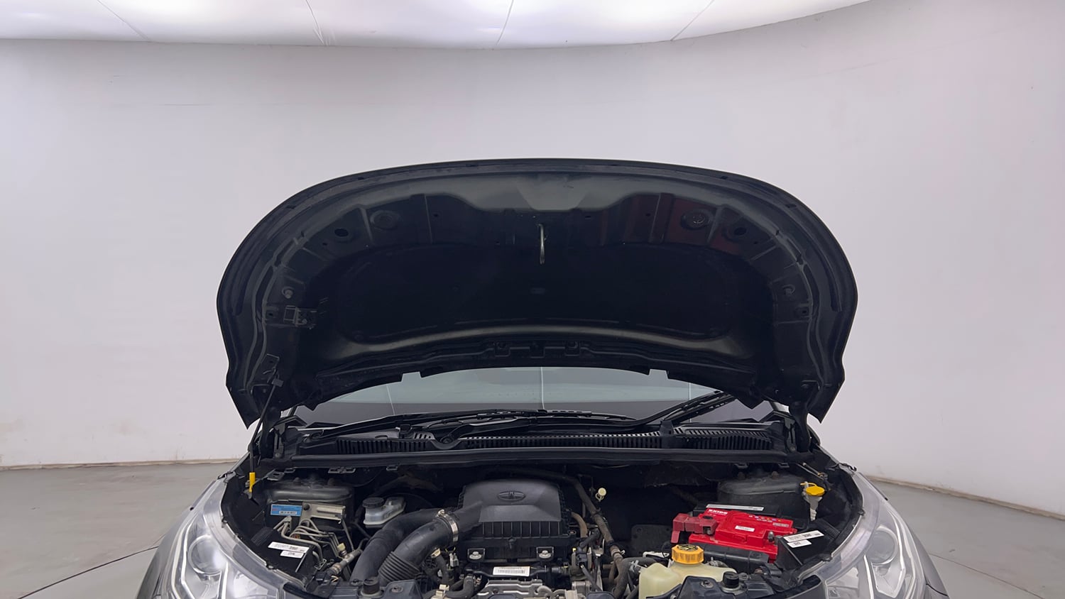 Used 2020 Tata Nexon XZ Plus (O) Dual Tone Petrol Manual engine ENGINE & BONNET OPEN FRONT VIEW