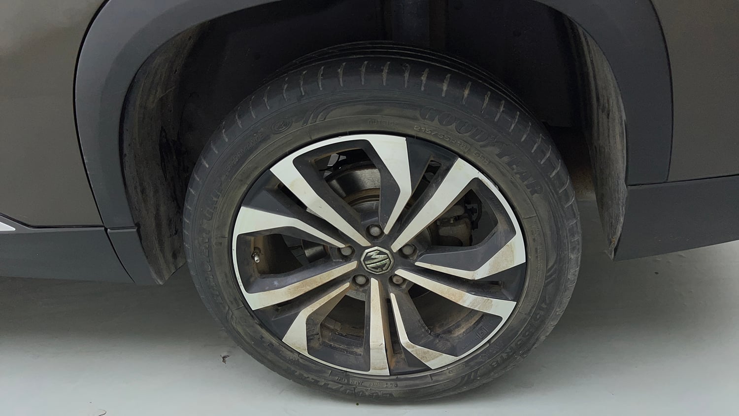 Used 2023 MG Motors Hector Sharp Pro 1.5 Turbo Petrol MT Petrol Manual tyres LEFT REAR TYRE RIM VIEW