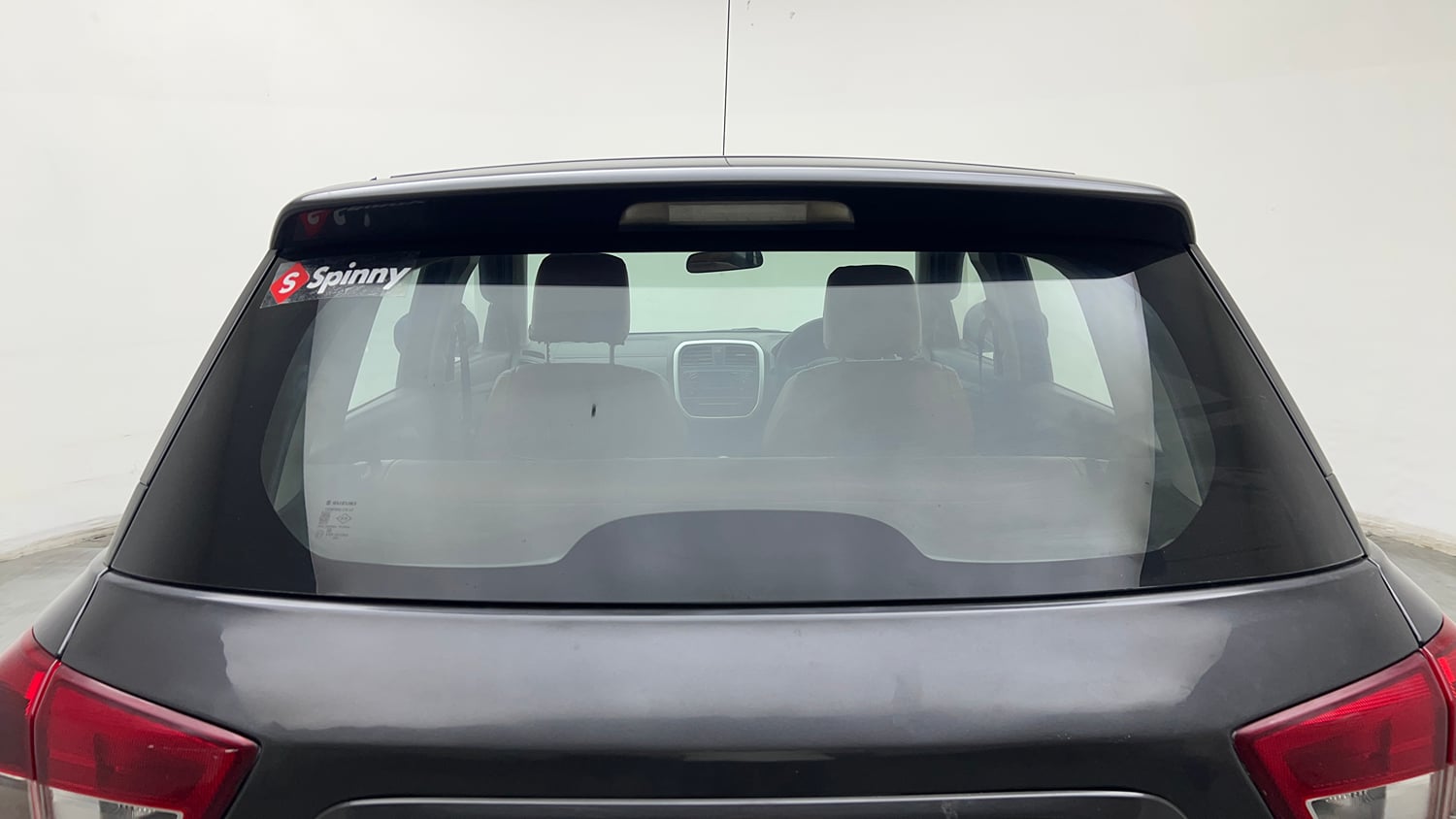 Used 2018 Maruti Suzuki Vitara Brezza [2016-2020] LDi Diesel Manual exterior BACK WINDSHIELD VIEW