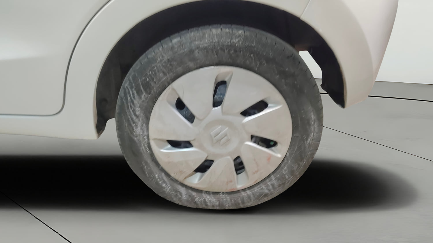Used 2015 Maruti Suzuki Celerio VXi AMT Petrol Automatic tyres LEFT REAR TYRE RIM VIEW