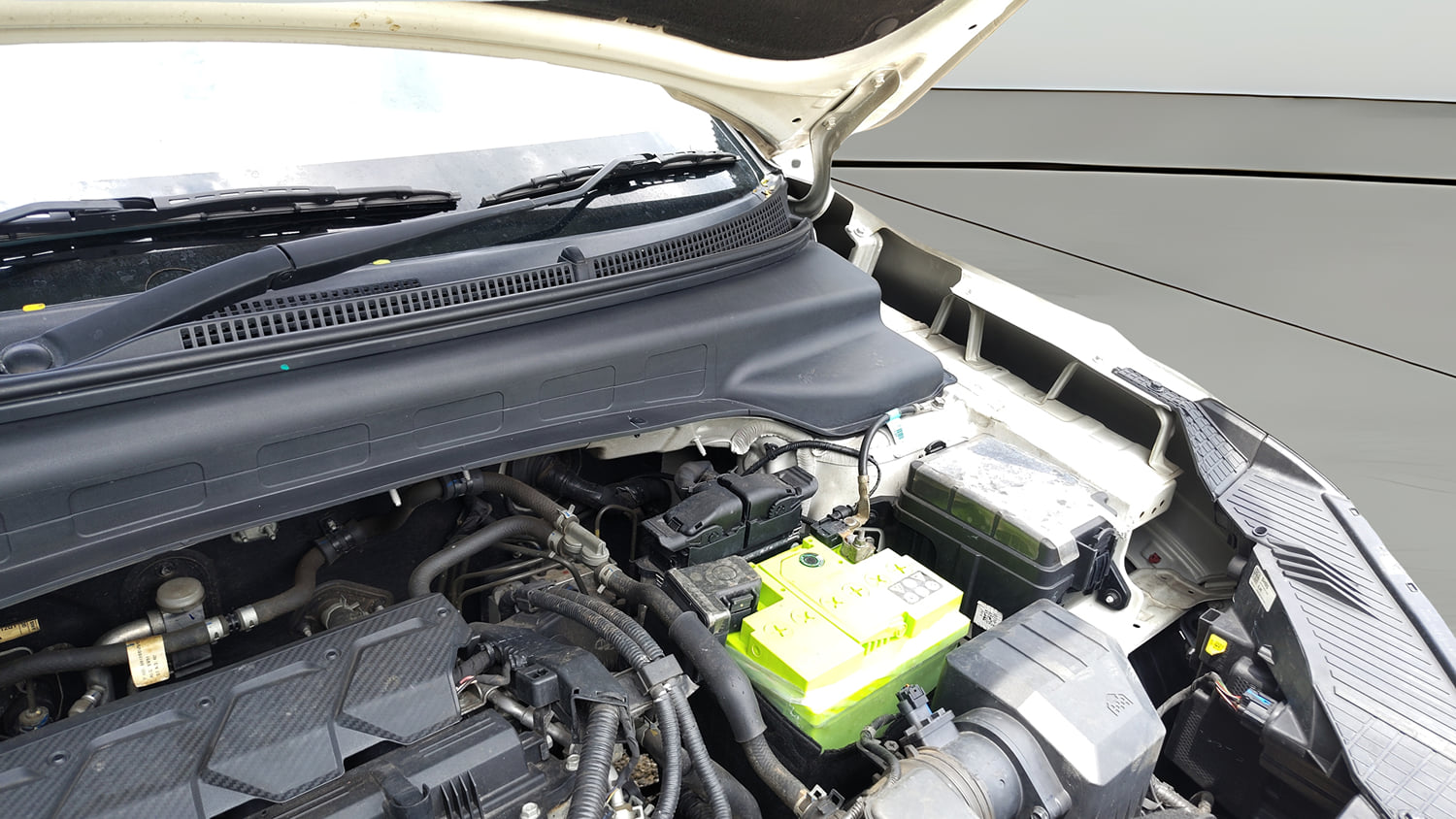 Used 2023 Hyundai Creta S Plus 1.5 Petrol Knight Petrol Manual engine ENGINE LEFT SIDE HINGE & APRON VIEW