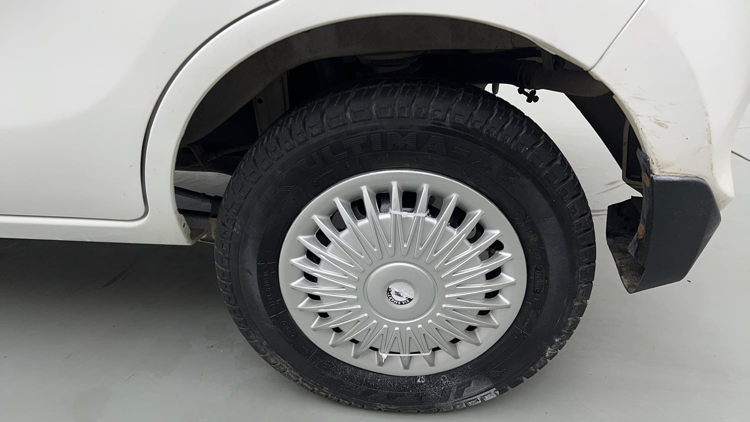 Used 2016 Maruti Suzuki Alto 800 VXi Petrol Manual tyres LEFT REAR TYRE RIM VIEW