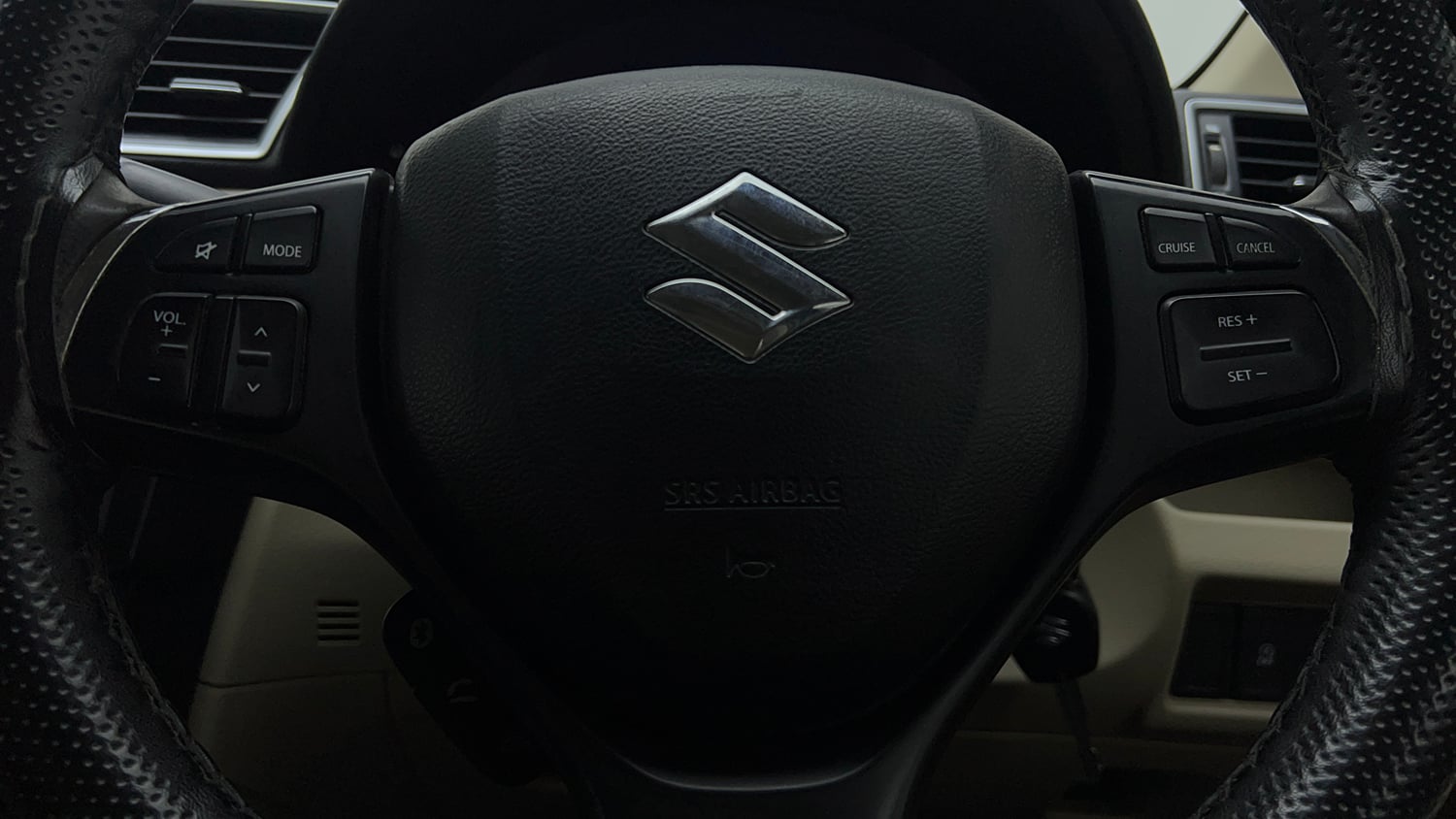 Used 2022 Maruti Suzuki Ciaz Delta 1.5 Petrol Manual top_features Airbags