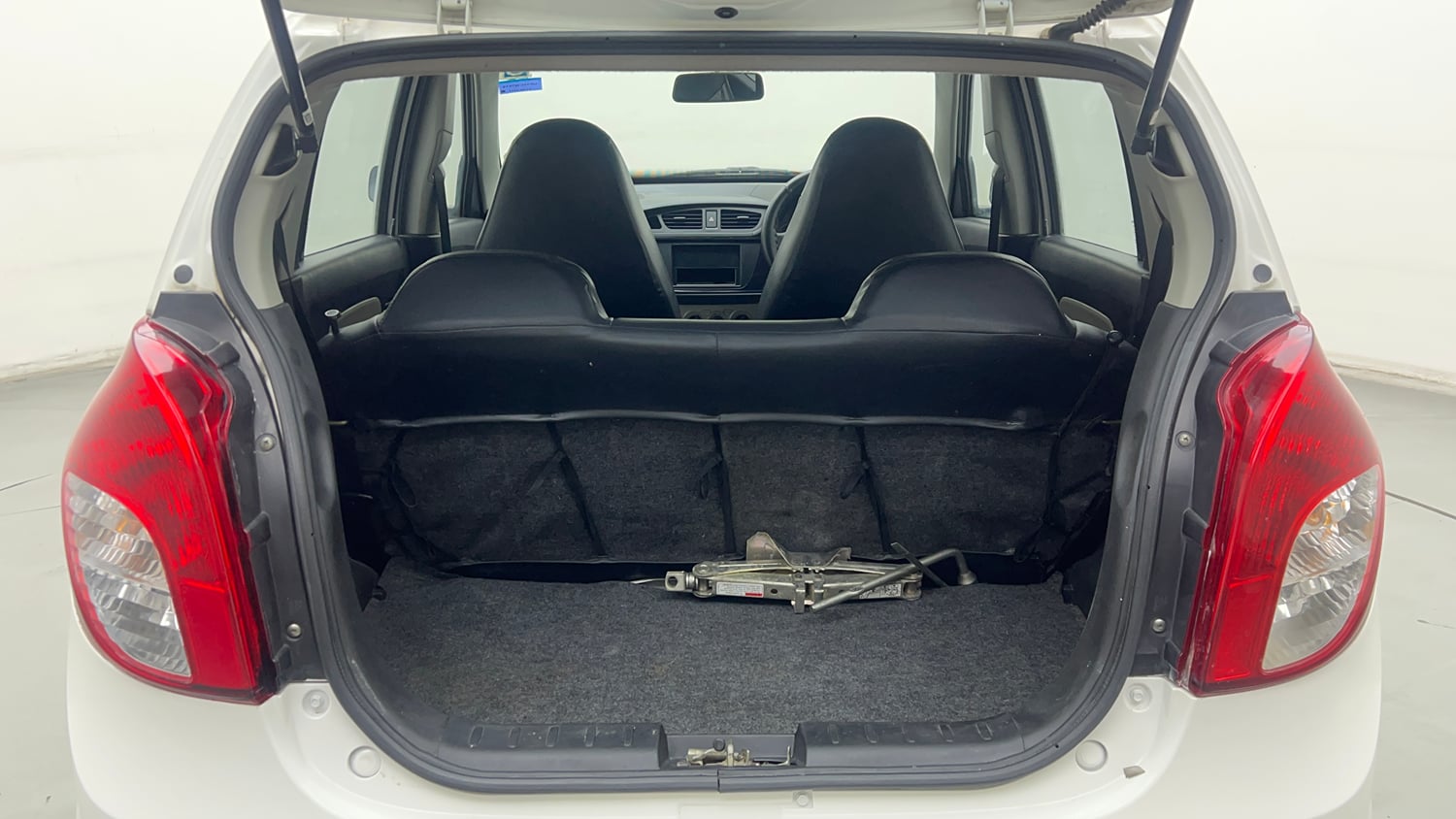 Used 2021 Maruti Suzuki Alto 800 LXi Petrol Manual interior DICKY INSIDE VIEW