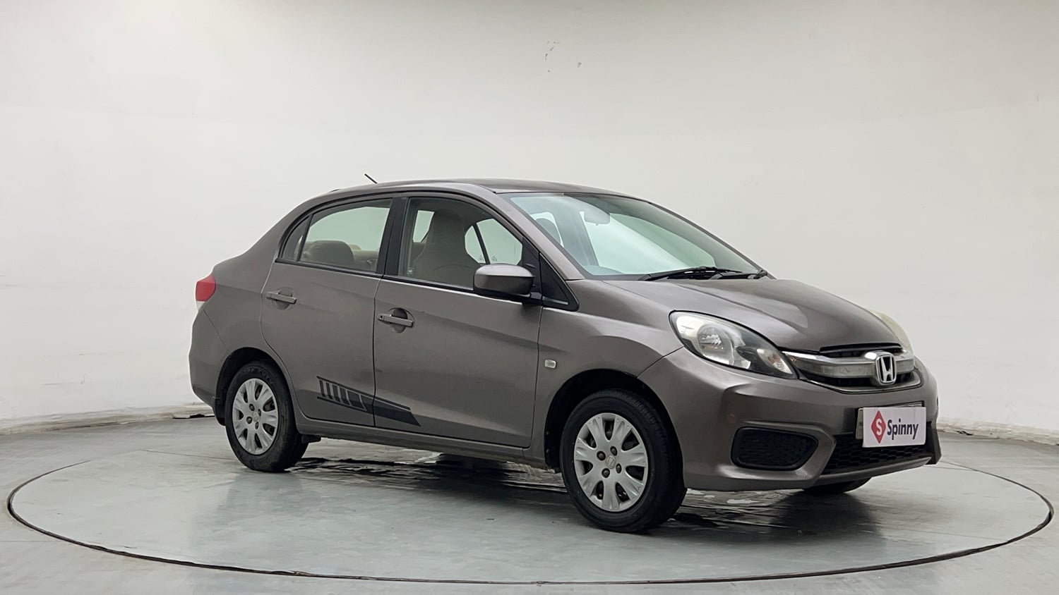 Used 2014 Honda Amaze 1.2 S i-VTEC Petrol Manual exterior RIGHT FRONT CORNER VIEW