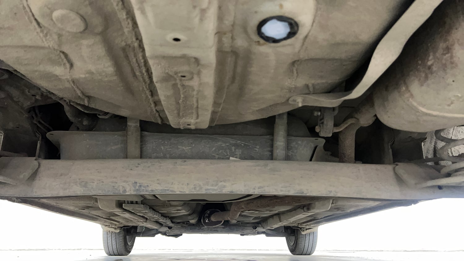 Used 2015 Hyundai Grand i10 Sportz AT 1.2 Kappa VTVT Petrol Automatic extra REAR UNDERBODY VIEW (TAKEN FROM REAR)