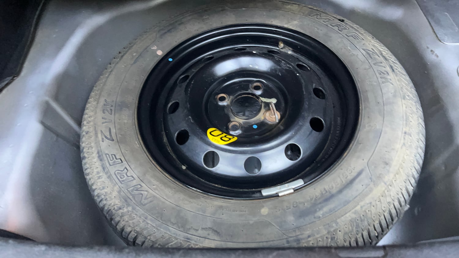 Used 2015 Maruti Suzuki Swift Dzire ZXI Petrol Manual tyres SPARE TYRE VIEW
