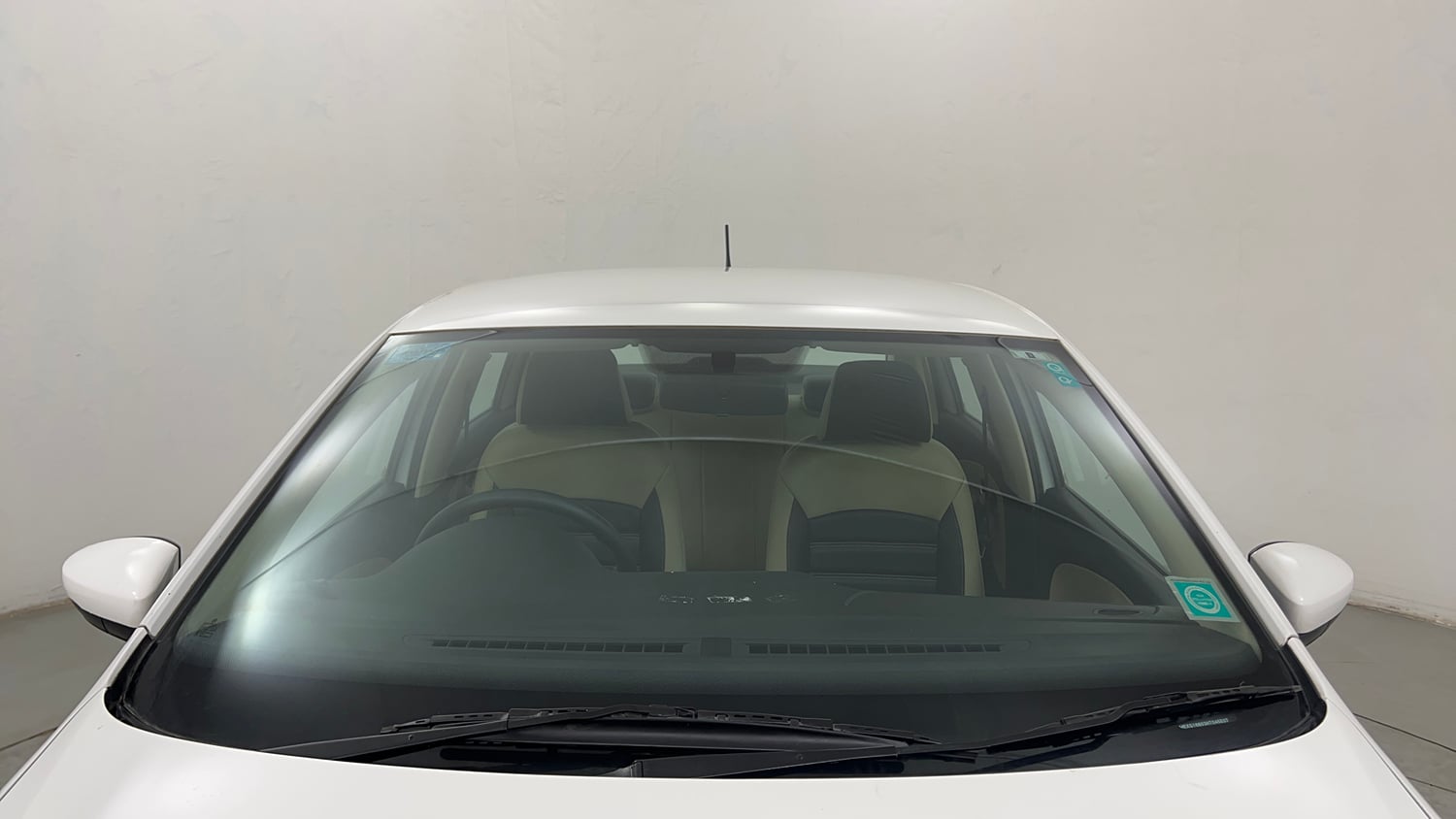 Used 2016 Volkswagen Ameo Comfortline 1.2L (P) Petrol Manual exterior FRONT WINDSHIELD VIEW