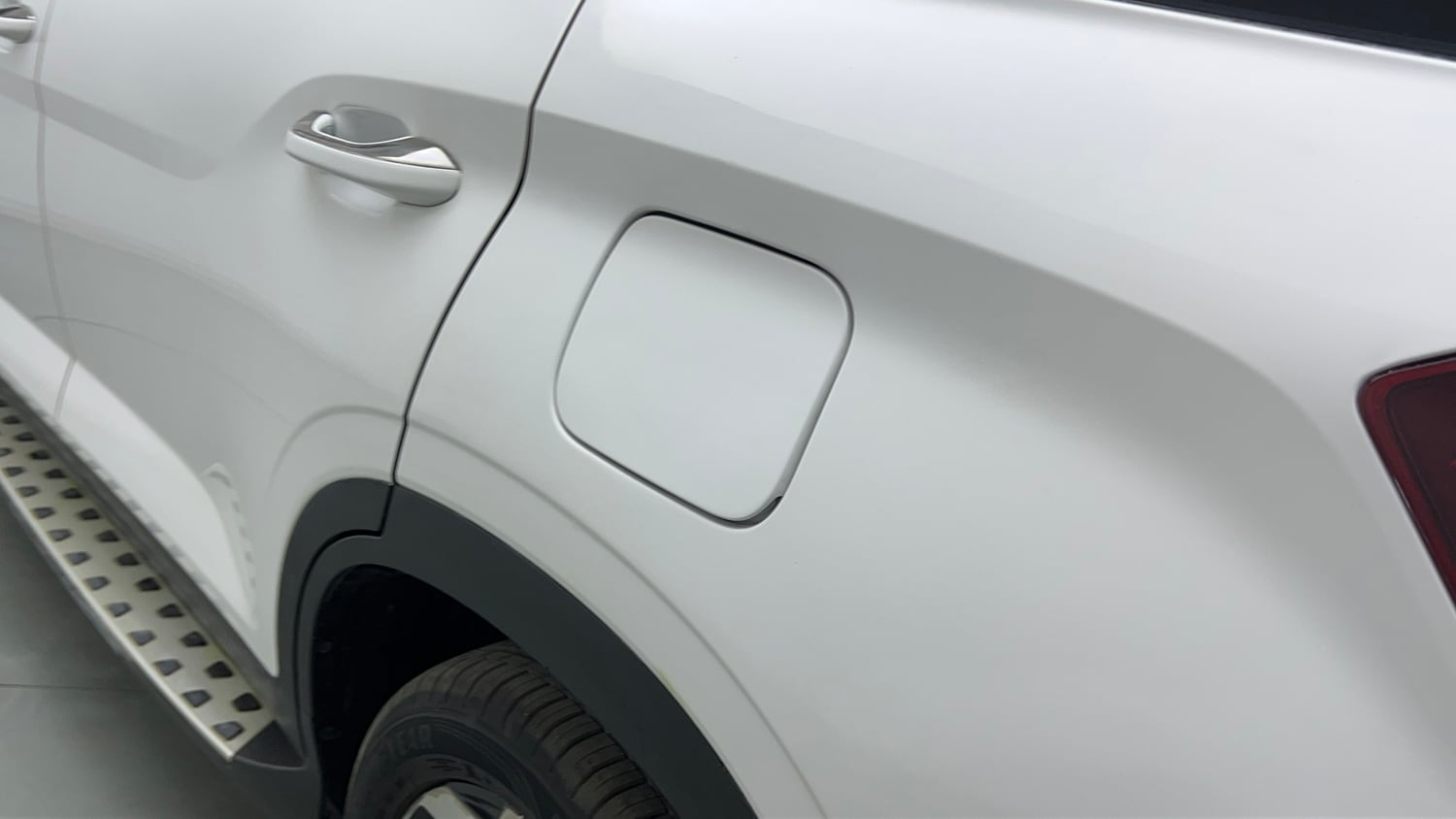 Used 2023 Hyundai Alcazar Signature (O) 7 STR 1.5 Petrol DCT Petrol Automatic dents MINOR SCRATCH