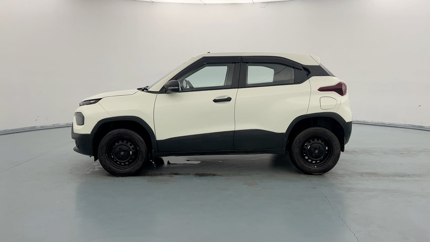Used 2023 Tata Punch Pure MT Petrol Manual exterior LEFT SIDE VIEW